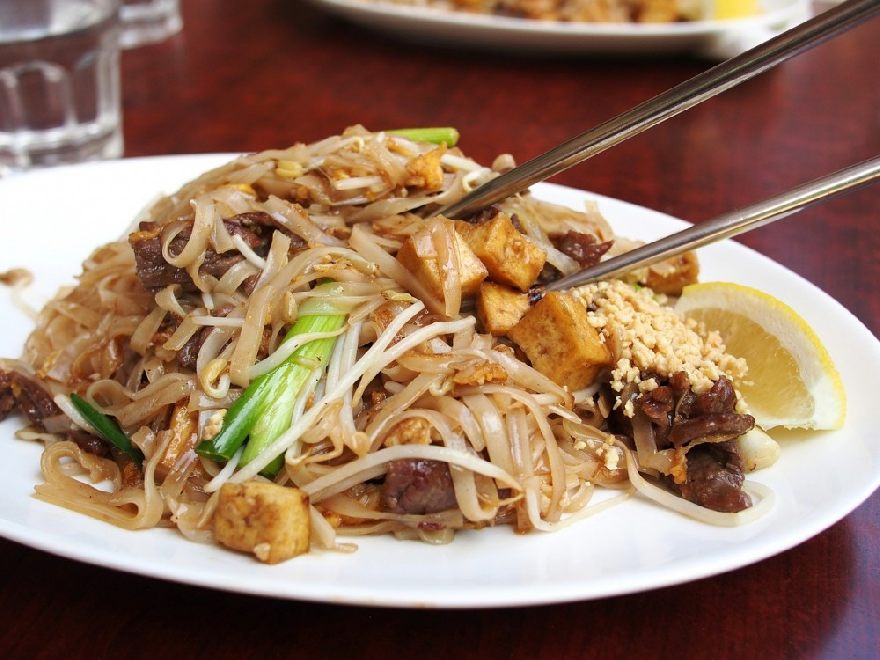 Delicious fried noodles like at the Asia King restaurant with healthy food in Pforzheim.